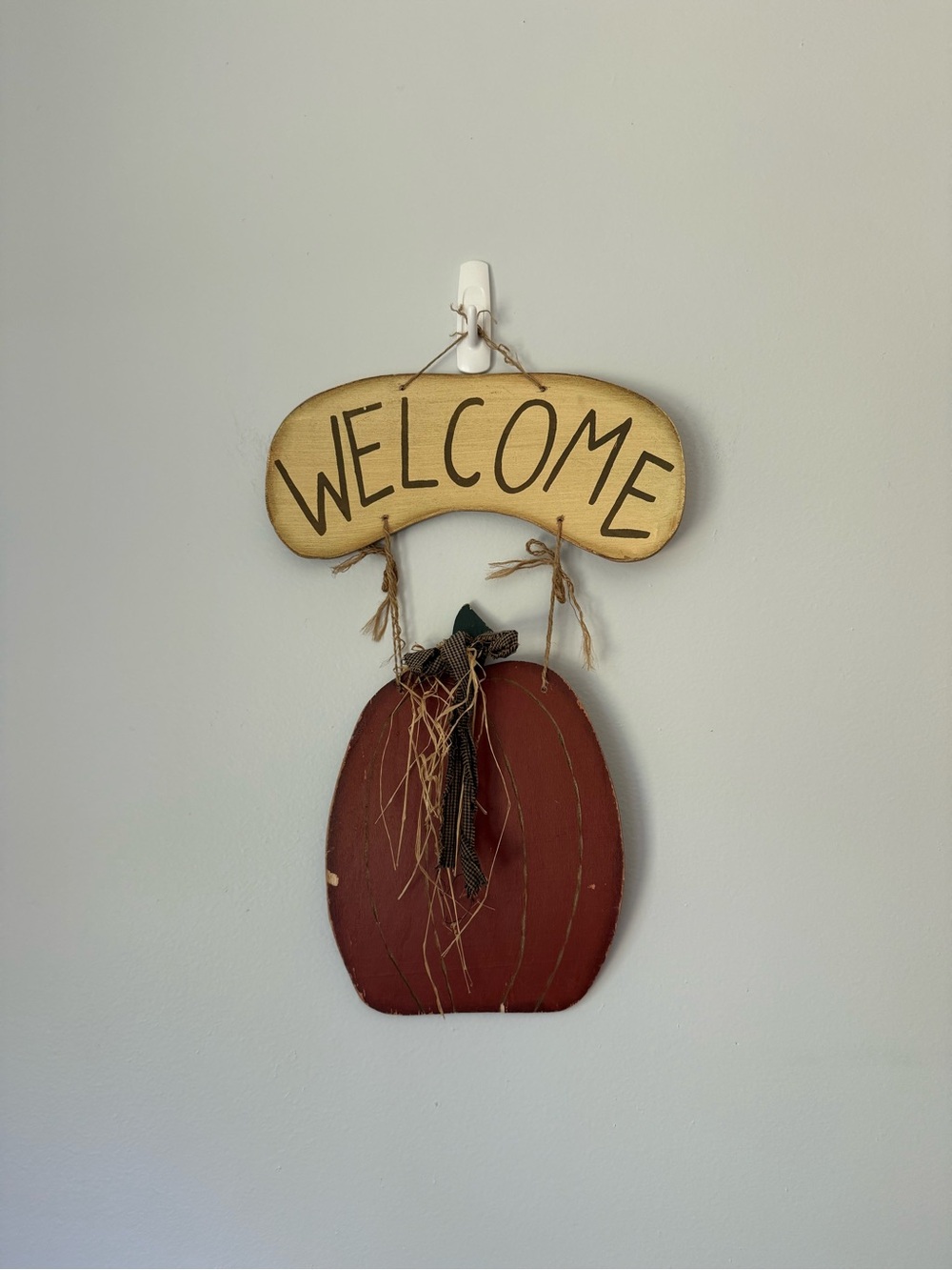 ‘Welcome’ Pumpkin Sign